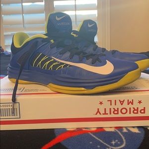 Nike Hyperdunk Low Top